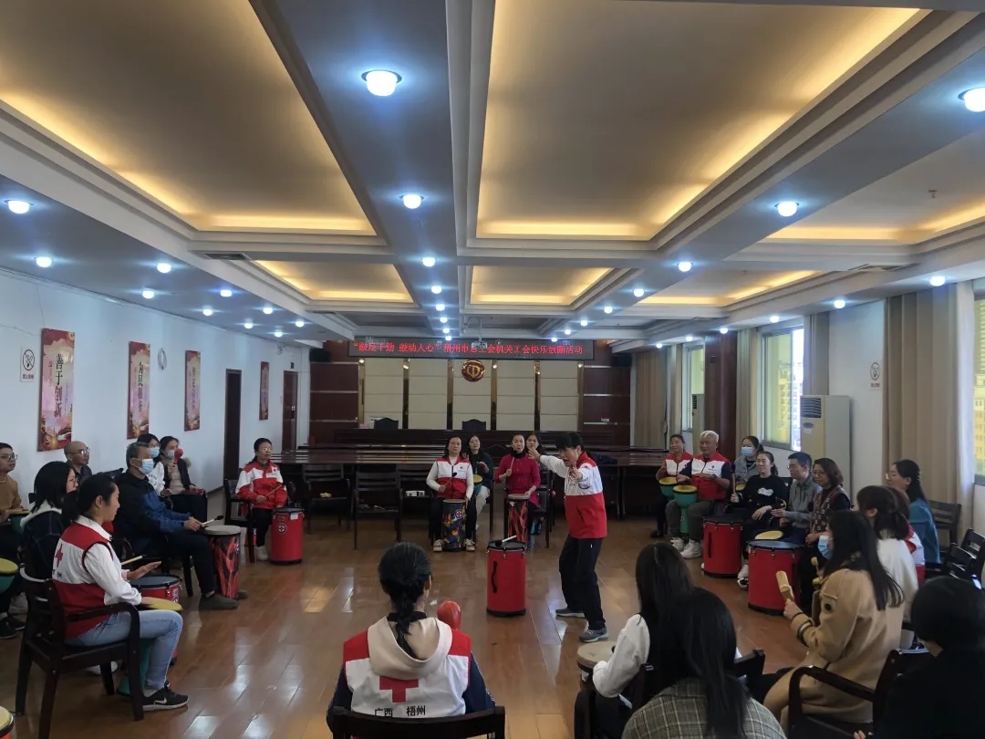 這鼓聲有魔力，讓你越聽越快樂(lè)