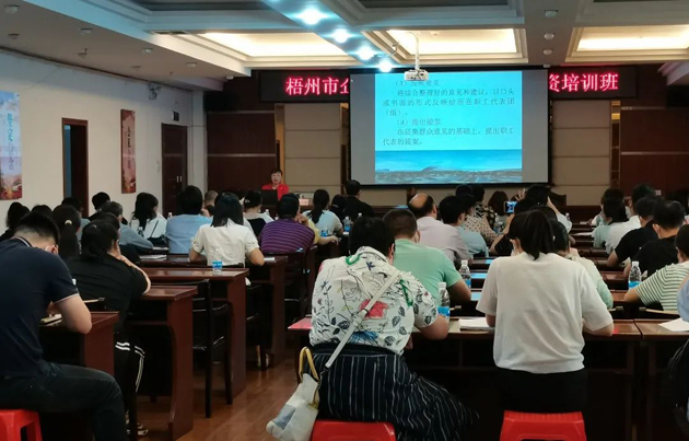 模擬課堂的“沉浸式”學(xué)習(xí)，讓學(xué)員大呼過癮