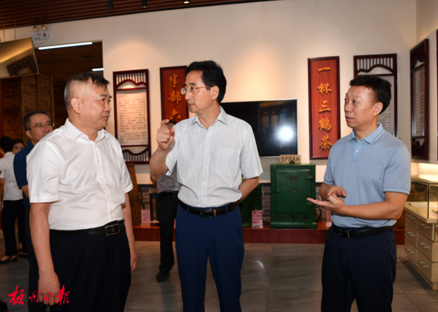 保護(hù)傳承紅色資源 創(chuàng)新建設(shè)工人隊伍丨張曉欽來梧檢查調(diào)研條例實(shí)施和工會工作