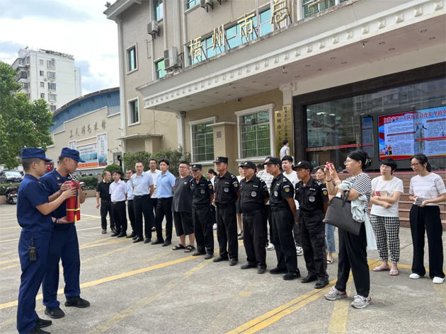 梧州市總工會與中國鐵塔梧州市分公司等單位共同舉行消防安全知識培訓(xùn)和應(yīng)急演練