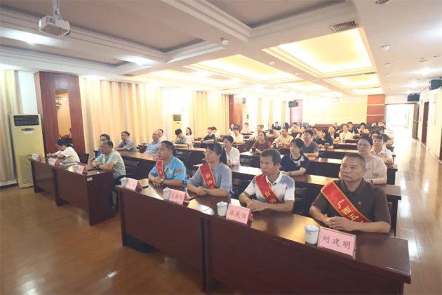 熱血沸騰！梧州市總工會組織集中收看紀(jì)念中國人民抗日戰(zhàn)爭暨世界反法西斯戰(zhàn)爭勝利80周年大會