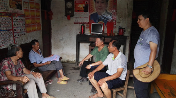 開(kāi)展“脫貧摘帽”幫扶工作