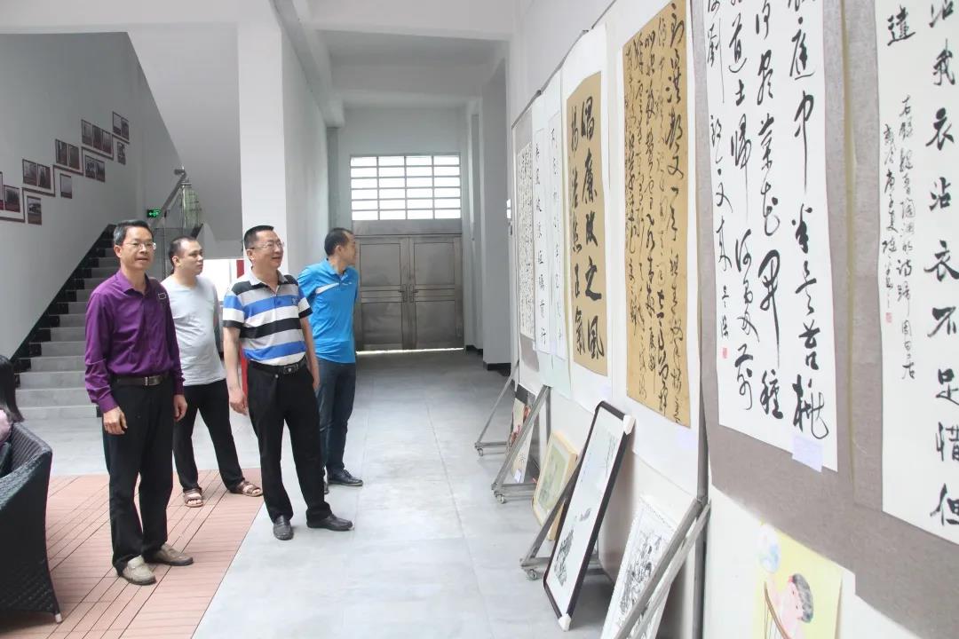 岑溪市總工會(huì)舉辦“中國(guó)夢(mèng)·勞動(dòng)美”職工書(shū)畫(huà)作品比賽